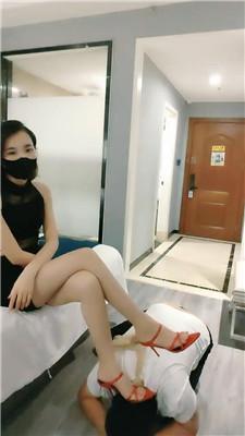 120820tq4obfyfooor1fc4.jpg