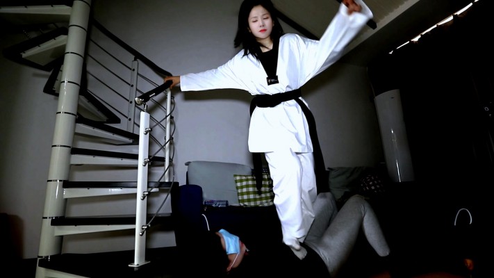 042709nfhr8tp8npmye8m8.jpg