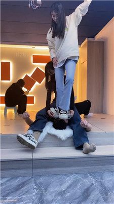 065629kmv4amm0knm05n0e.jpg