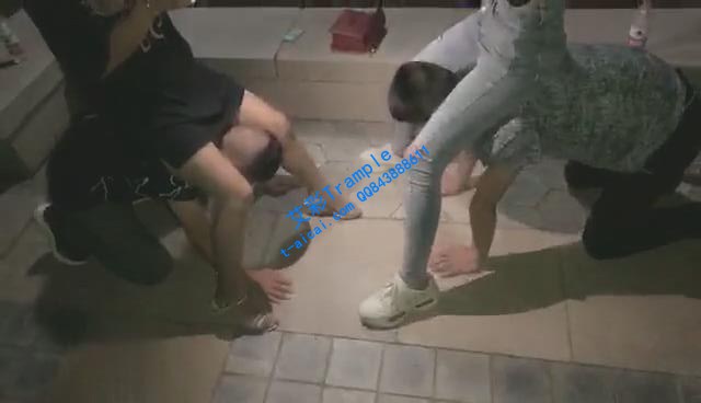 202425er08igga0fdf4zbv.jpg