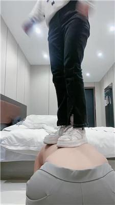 220200ec9utctb19ykpzqy.jpg