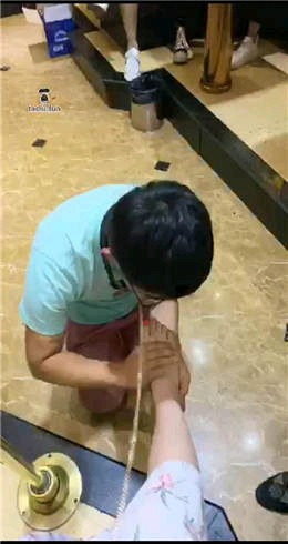 86cd74db2f2a2d816cb0a0ce668b3400.jpg