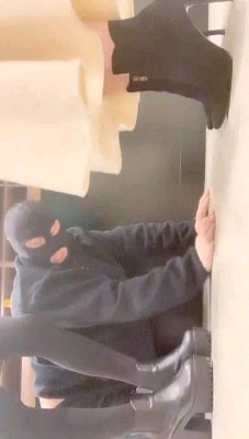 宇佐木S咖啡店的服务员