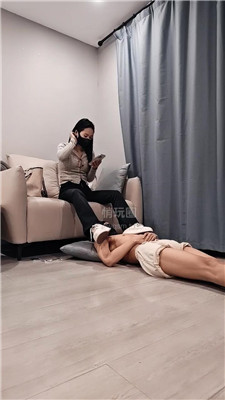 【小桃S】新人小狗第一次线下犯贱